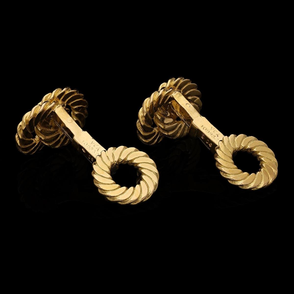 Van Cleef & Arpels 18ct Yellow Gold Double Ended Twist Loop Cufflinks Circa 1970