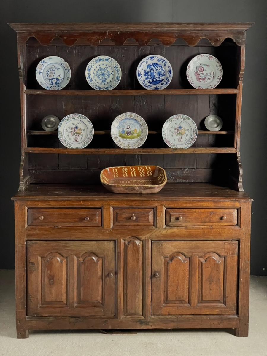 Small North Wales oak dresser, circa 1700