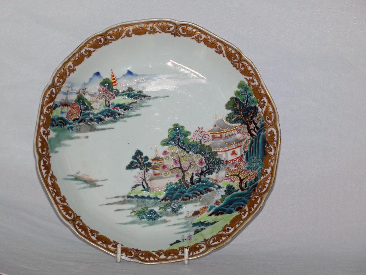 Chinese Famille Rose Shaped Plate circa 1750