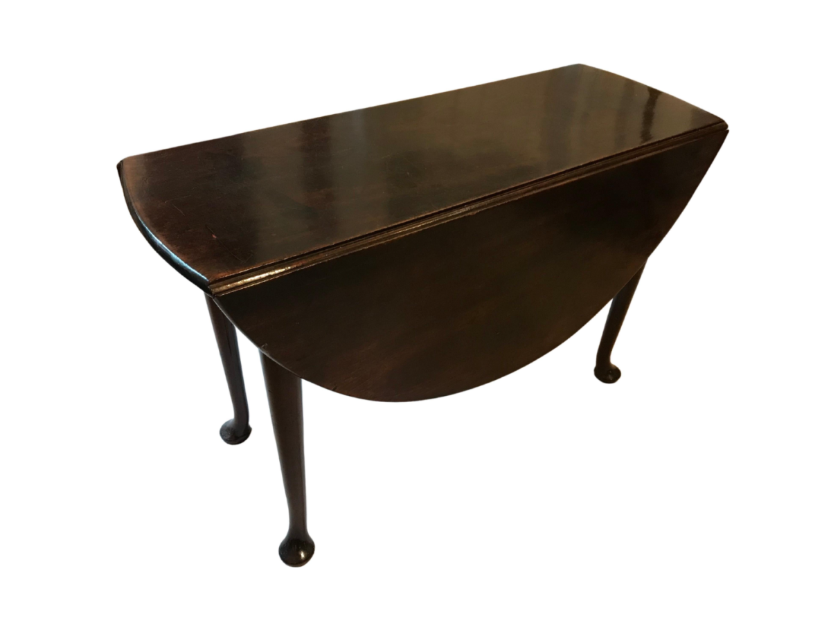 Antique 18th Century Mahogany Dropleaf table