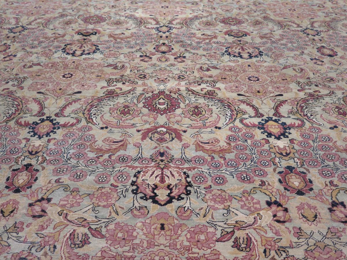 Laver Kirman Carpet