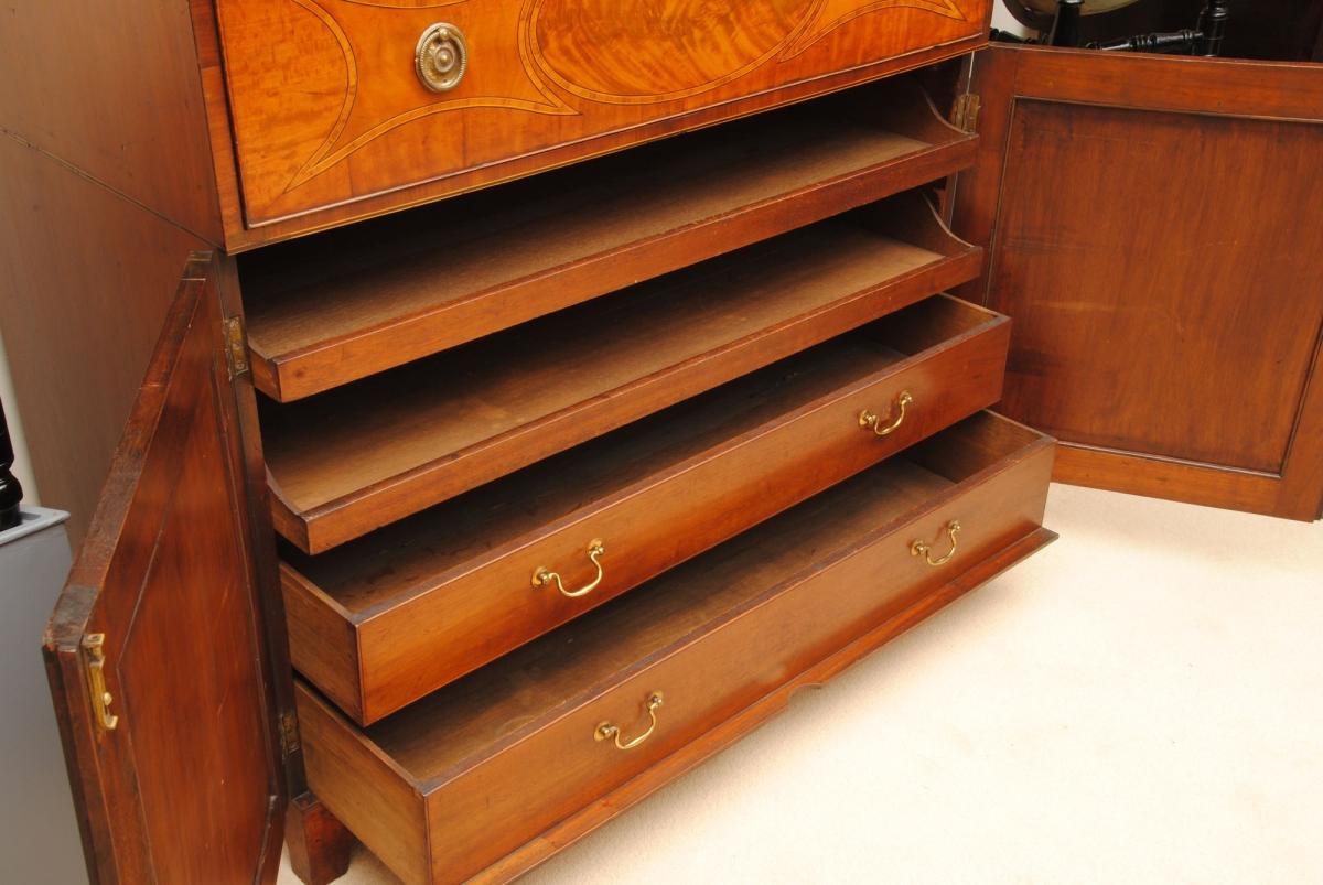 Elegant 18th Century Hepplewhite Period Secretaire Bookcase