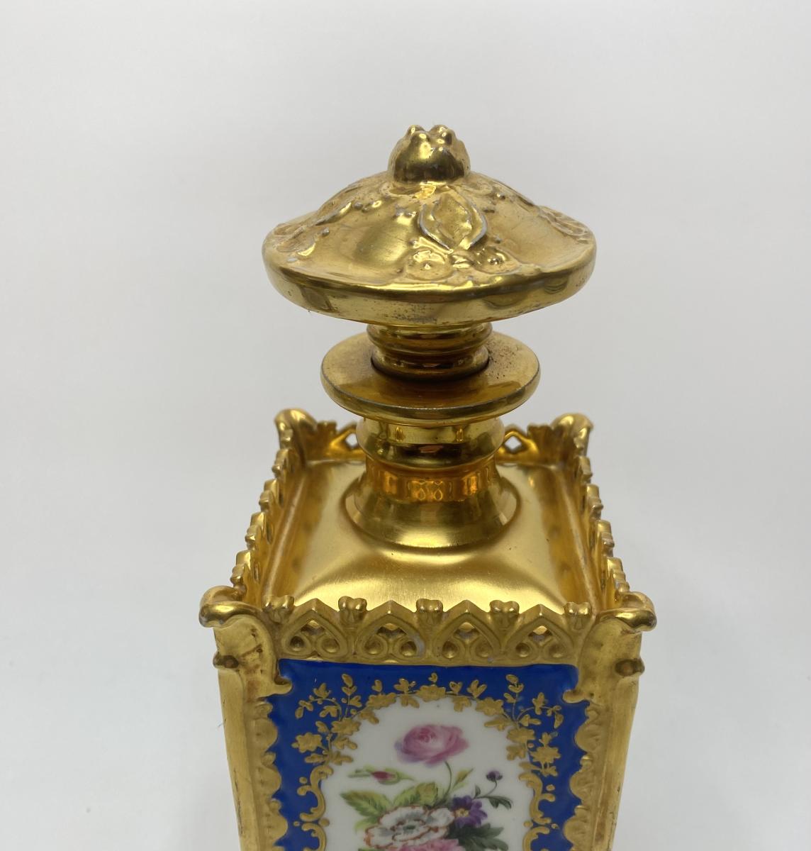 Pair Jacob Petit porcelain scent bottles, Paris, circa 1840