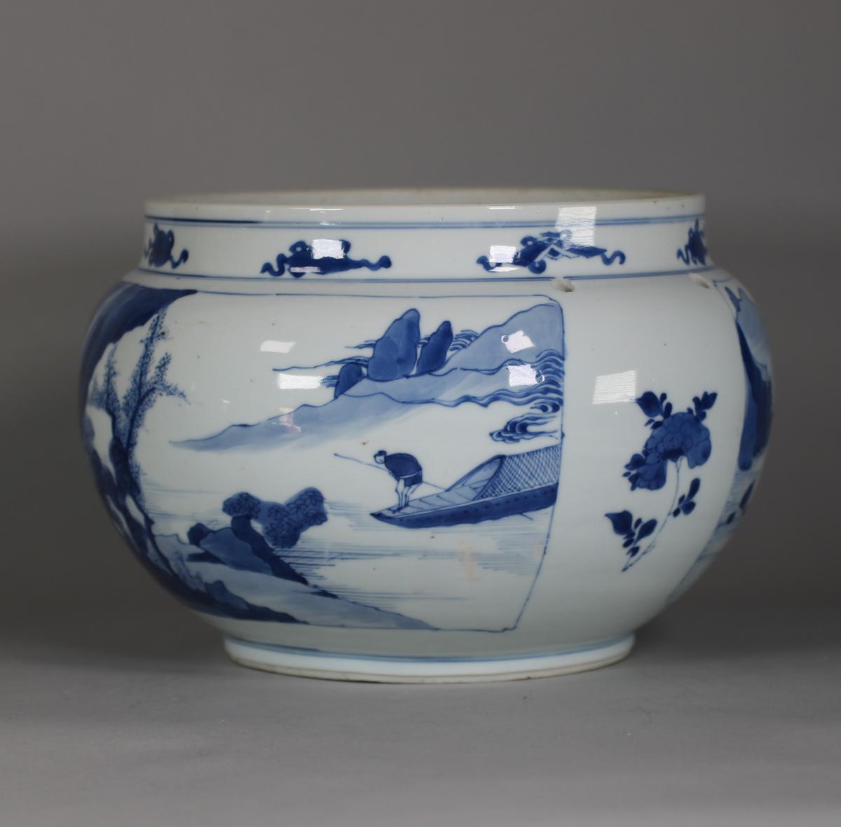 other side of Kangxi blue and white vessel