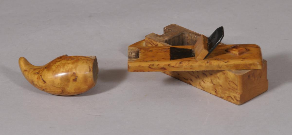 S/5540 Antique Treen Burr Birch Snuff Box in the Manner of a Woodworker's Plane