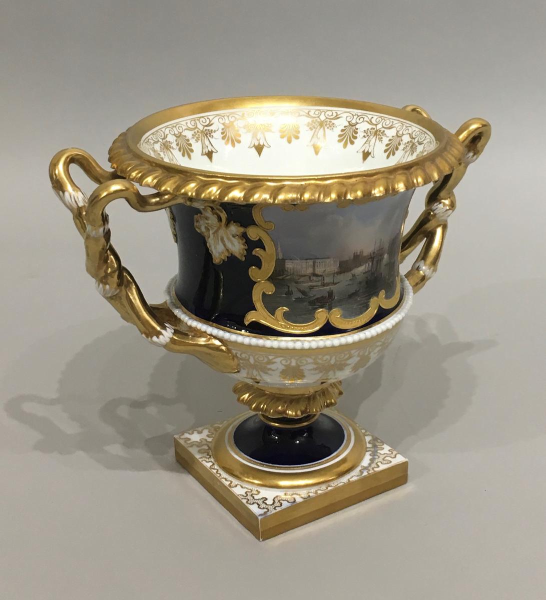 A Chamberlain & Co. Worcester Vase, Circa 1840