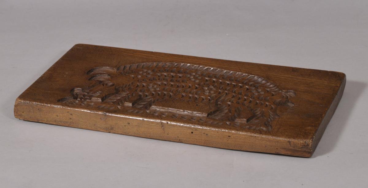 S/5560 Antique Treen 19th Century Double Sided Elm Gingerbread Mould