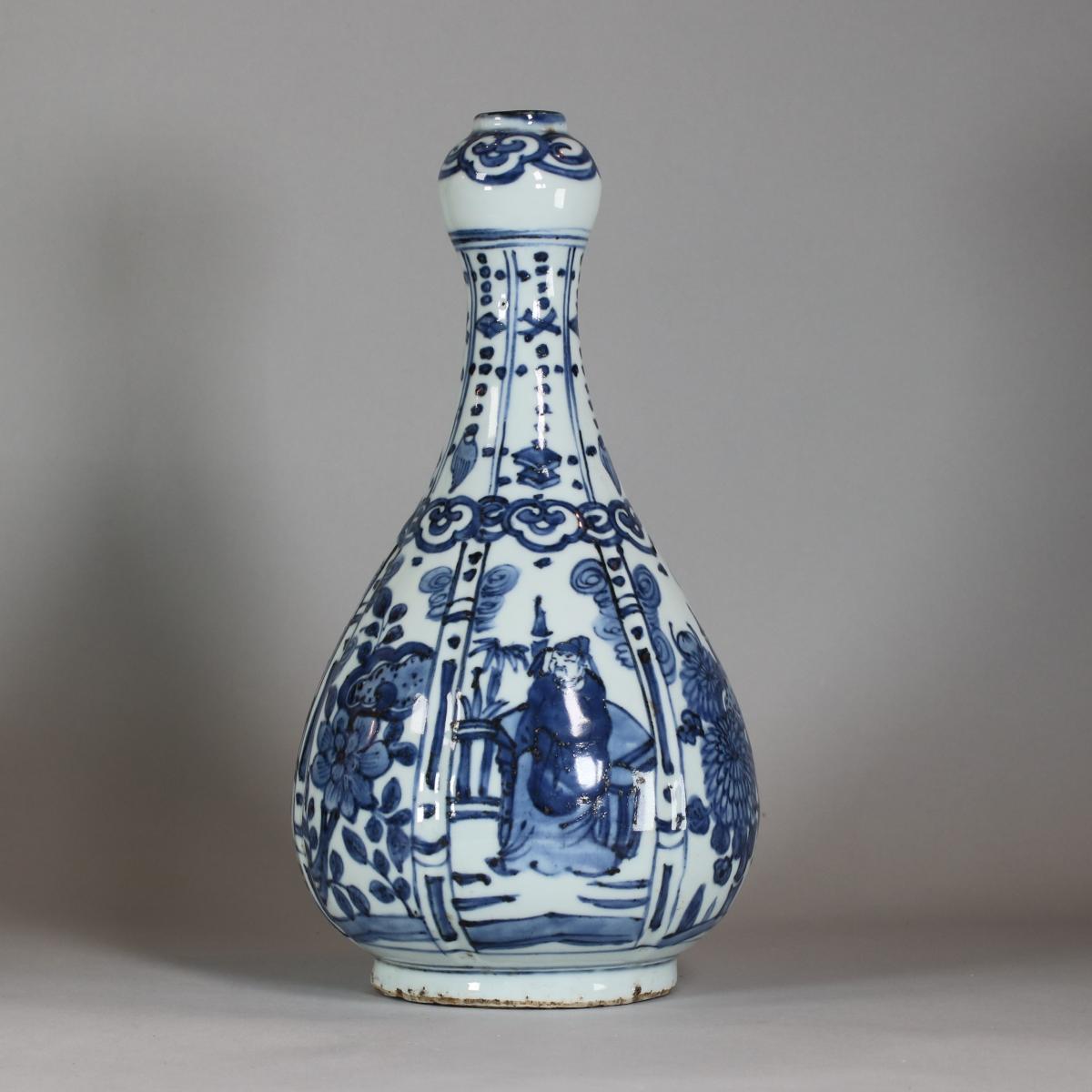 side of wanli bottle vase with figure panel