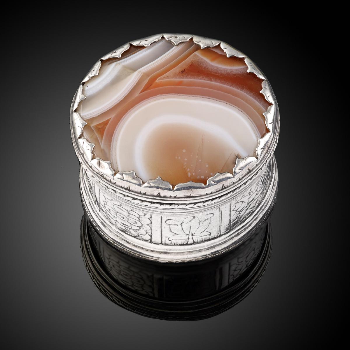 Charles I silver box with an agate set lid circa 1640