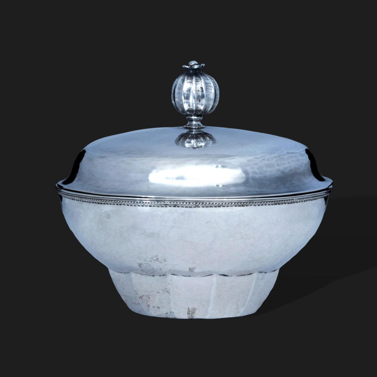 An Edward Spencer for the Artificers Guild silver covered bowl