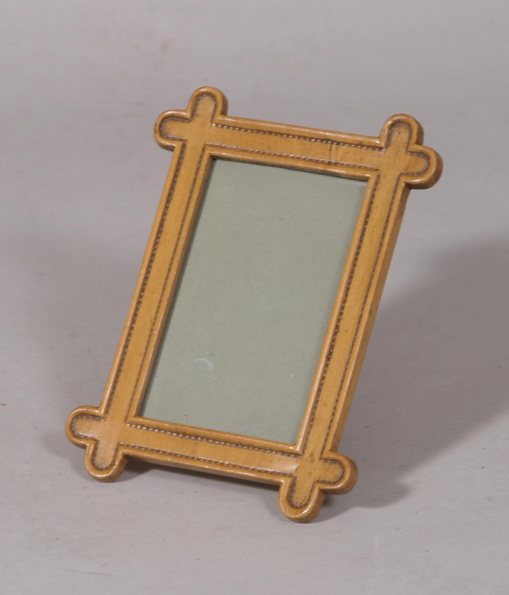 S/5586 Antique Treen Early 20th Century Boxwood Photograph Frame
