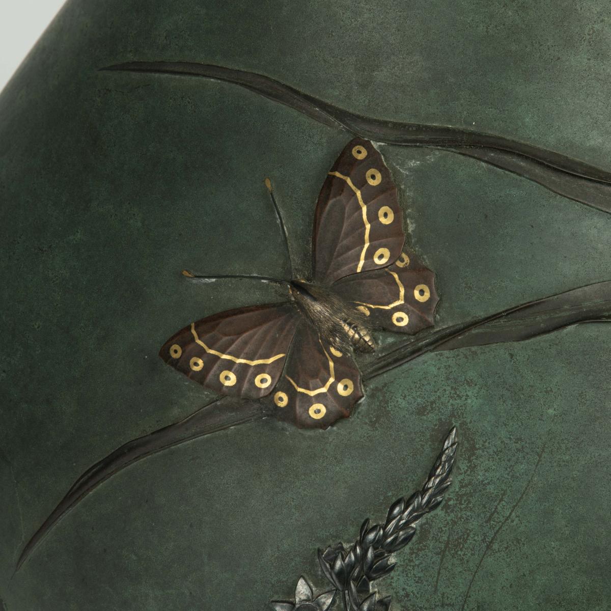 Meiji period patinated bronze vase by Kiryu Kosho Kaisha