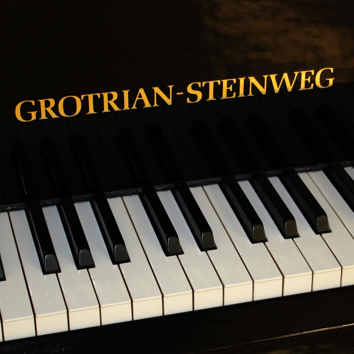 Grotrian-Steinweg nameboard