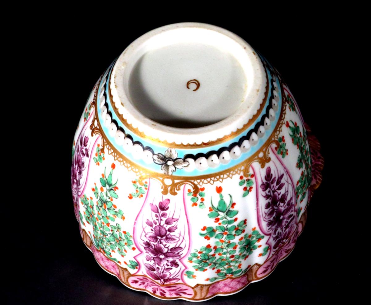 First Period Worcester Porcelain Holly Berry Pattern Sugar Pot