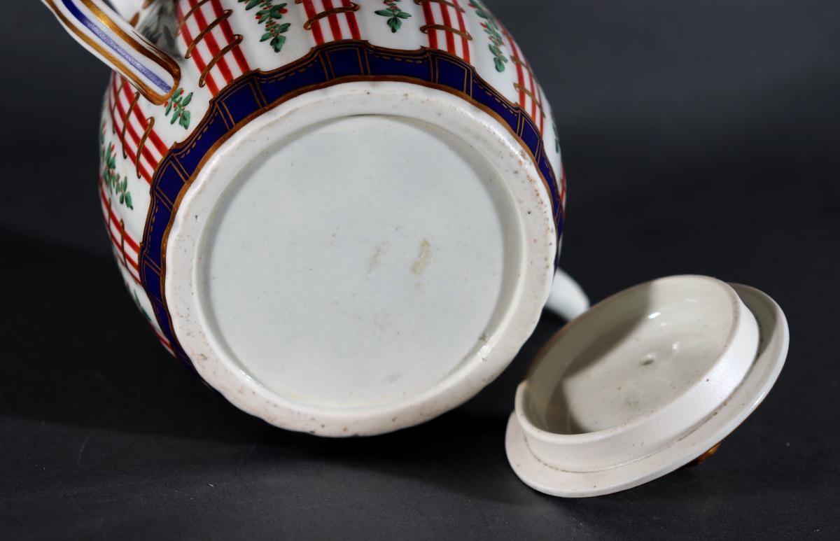 First Period Worcester Hop Trellis Porcelain Teapot