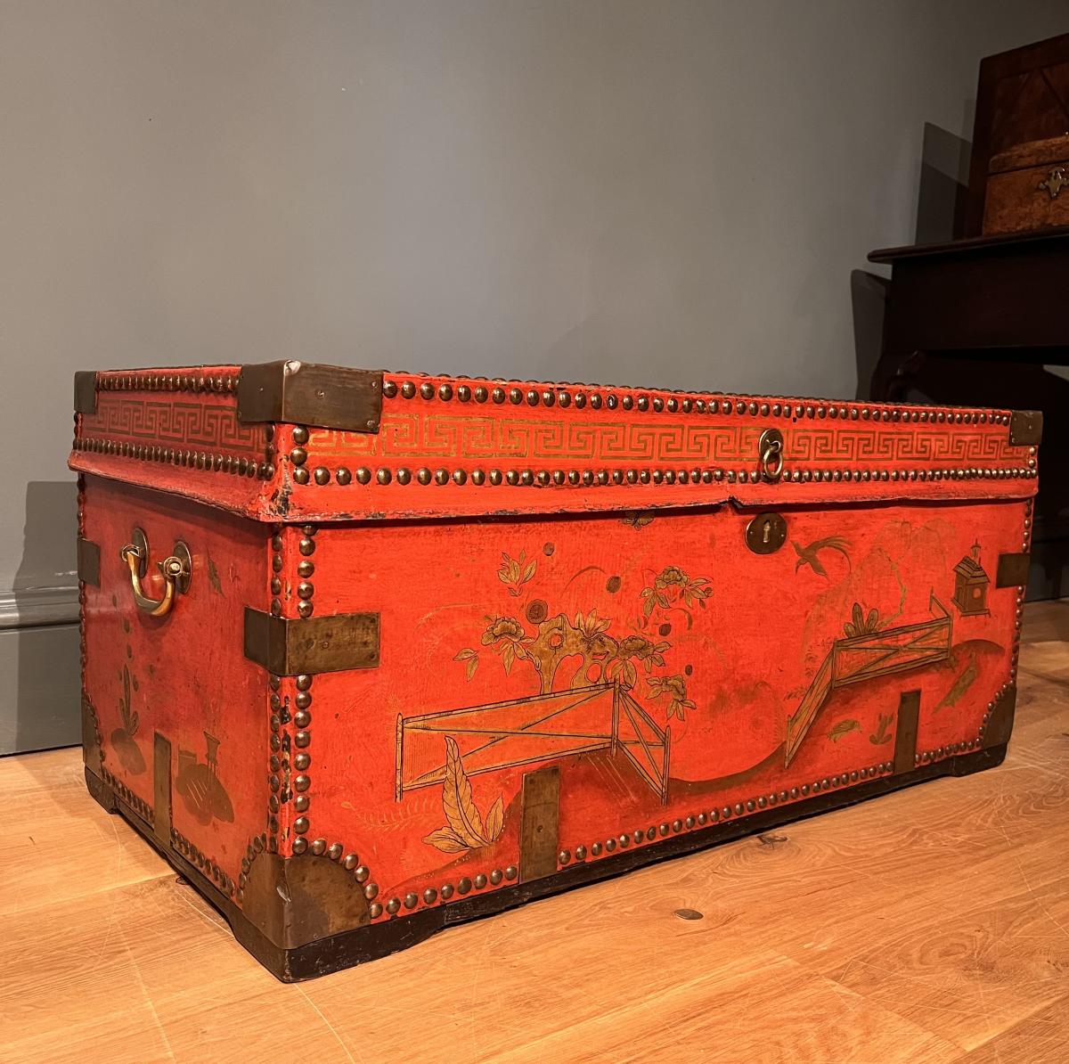 Chinese Export lacquer trunk