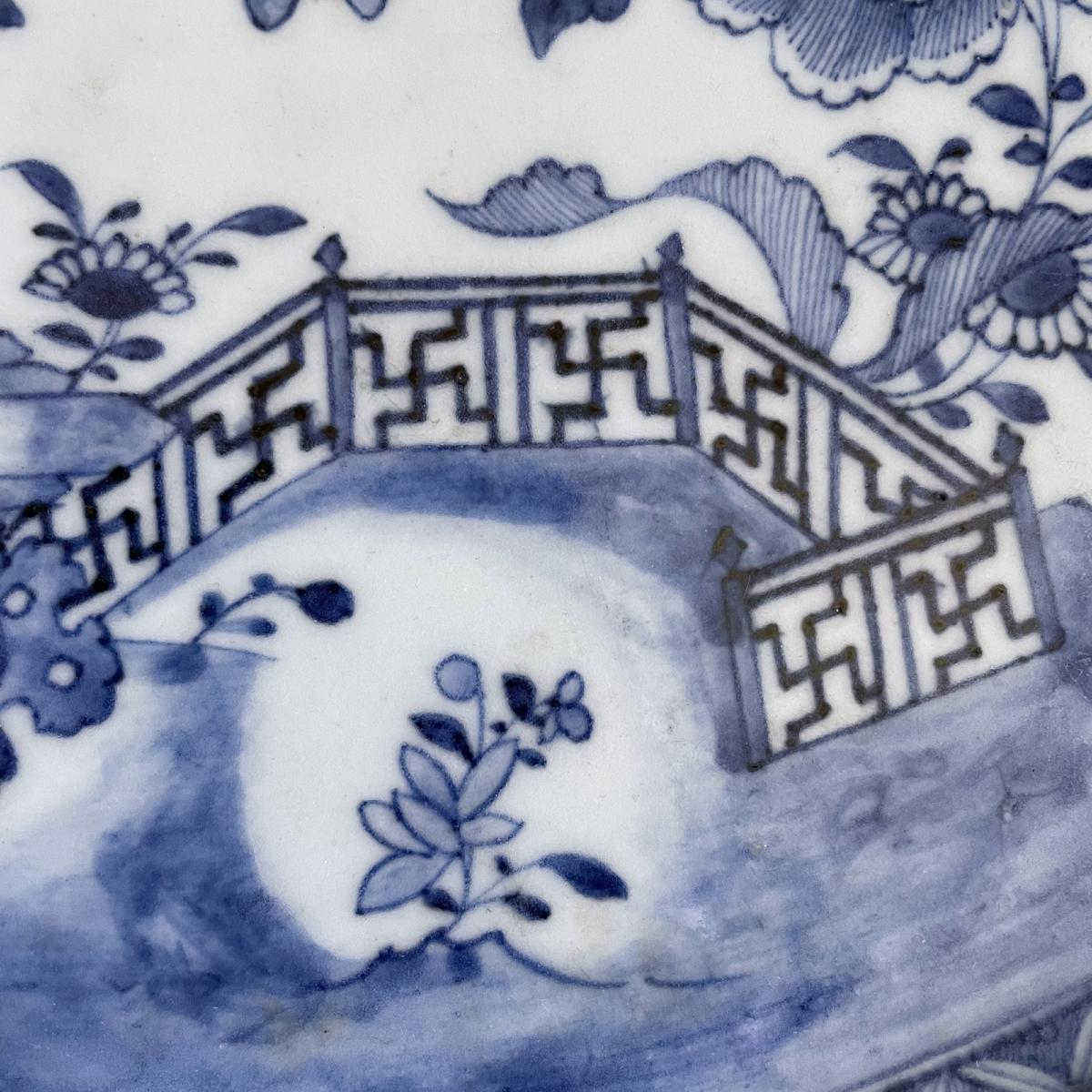 Chinese Export Porcelain Blue and White Massive Dish