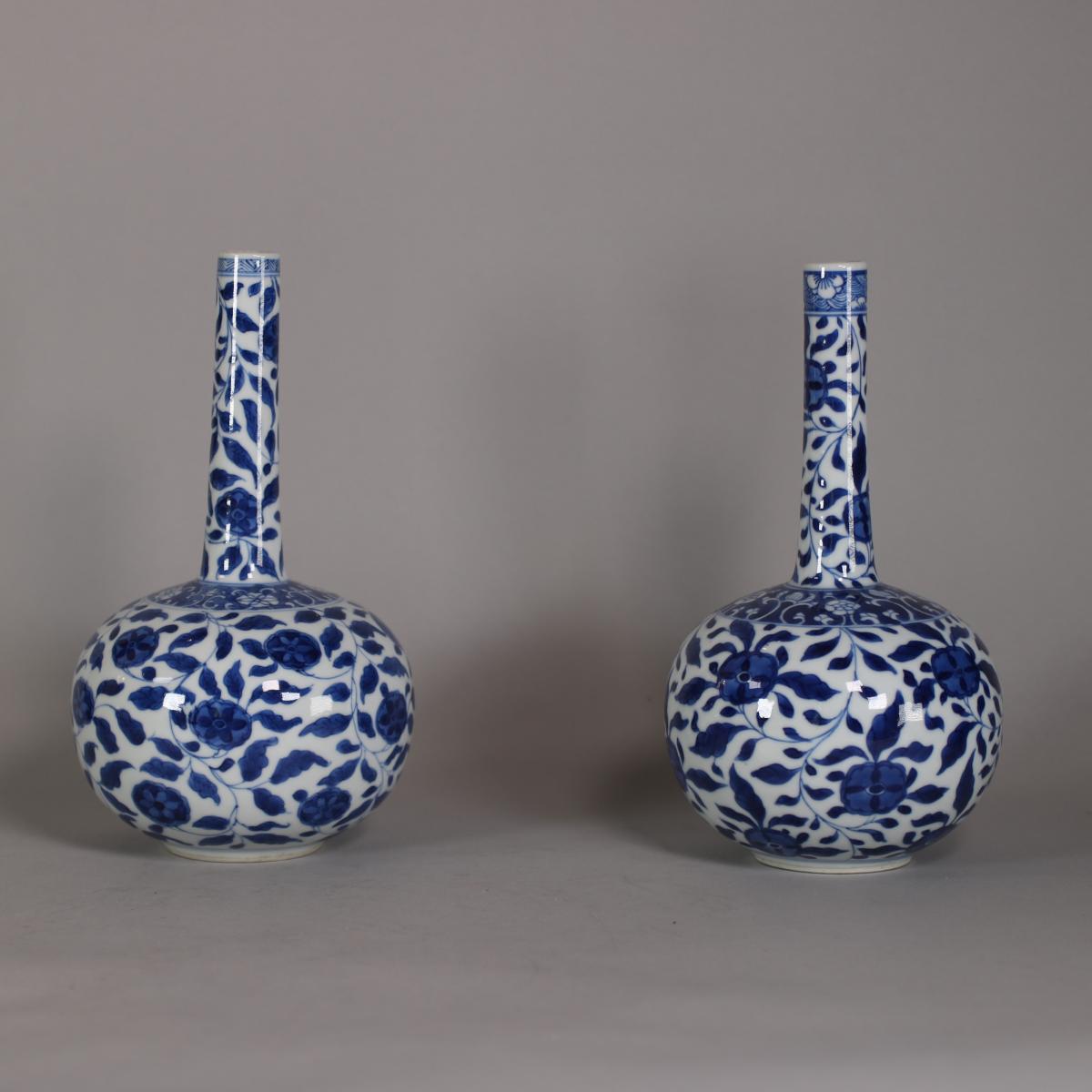 Pair of bottle vases, Kangxi (1662-1722)
