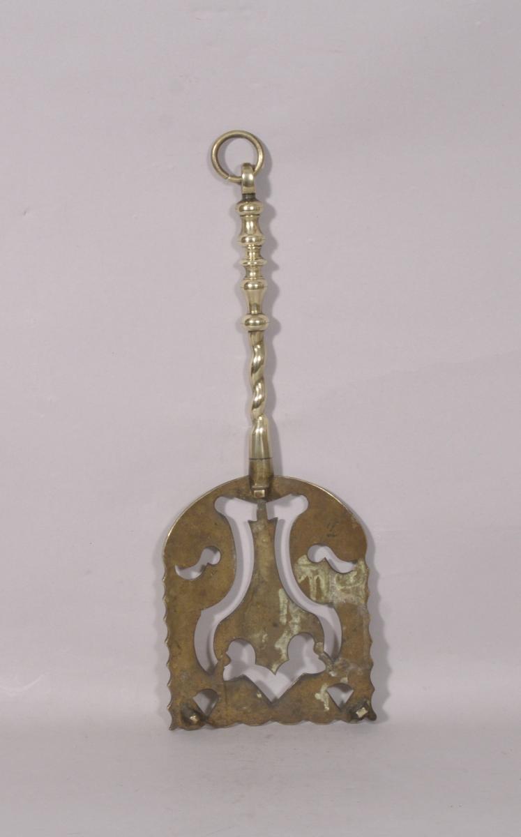 S/5636 Antique Late Georgian Cast Brass Trivet