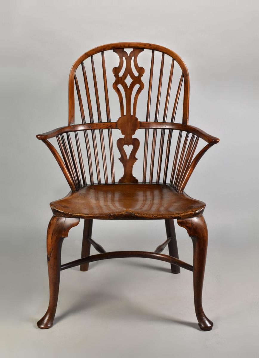 A fine pair of yew wood cabriole leg Windsor armchairs, c.1760