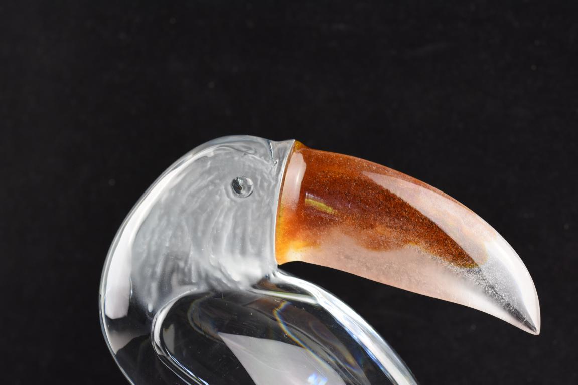 Daum Pate de verre and crystal glass figure of a Toucan sitting atop a clear glass perch