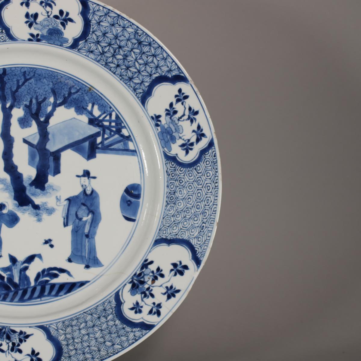 rim detail of Kangxi blue and white charger