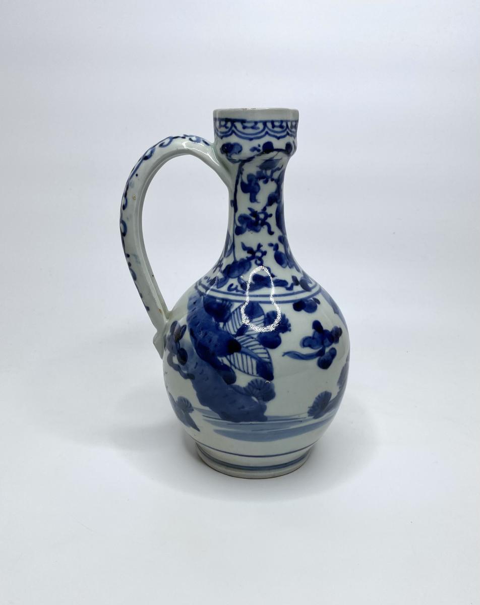 Arita porcelain ewer, Japan, circa 1690