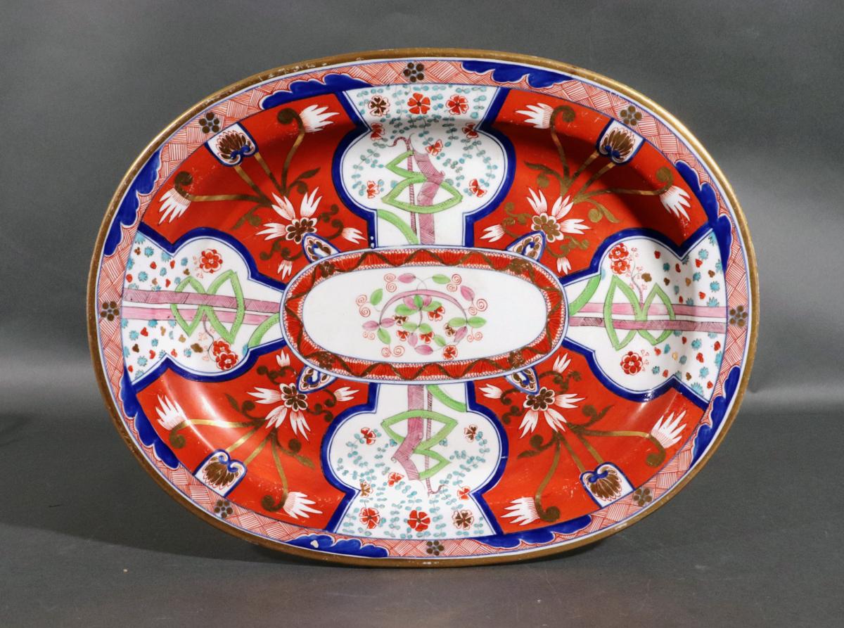 Coalport Porcelain Dish Painted with the Dollar Pattern, Circa 1810