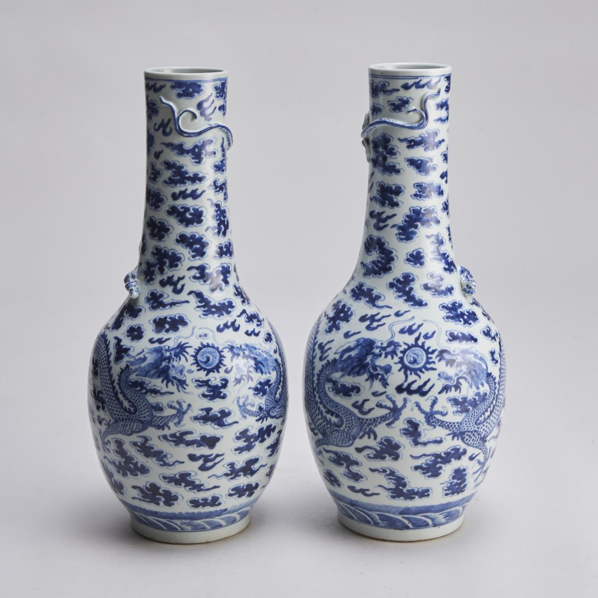 19th Century Chinese porcelain blue and white Dragon vases