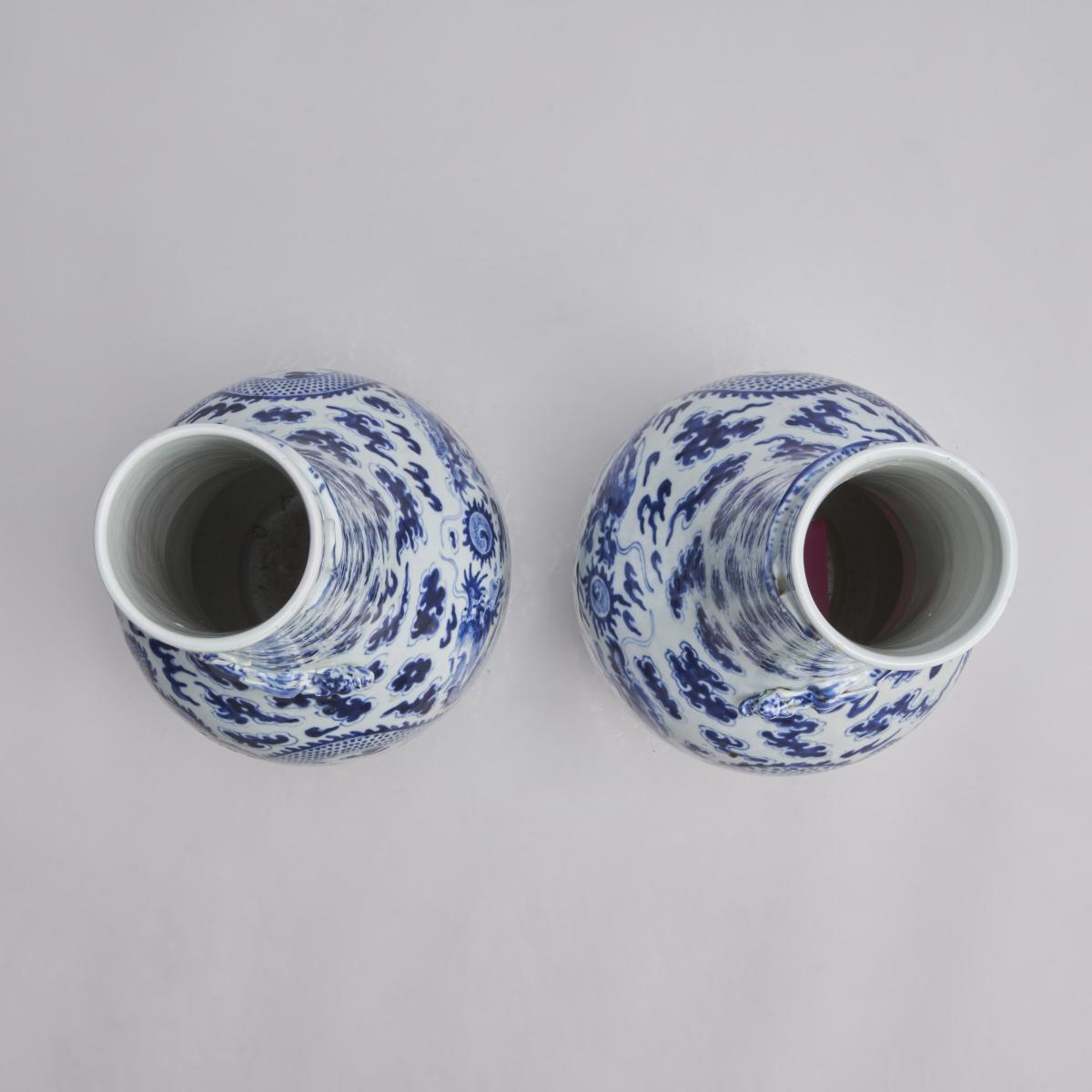 19th Century Chinese porcelain blue and white Dragon vases