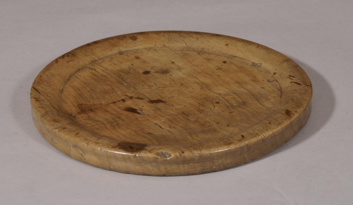 S/5789 Antique Treen 18th Century Sycamore Circular Platter