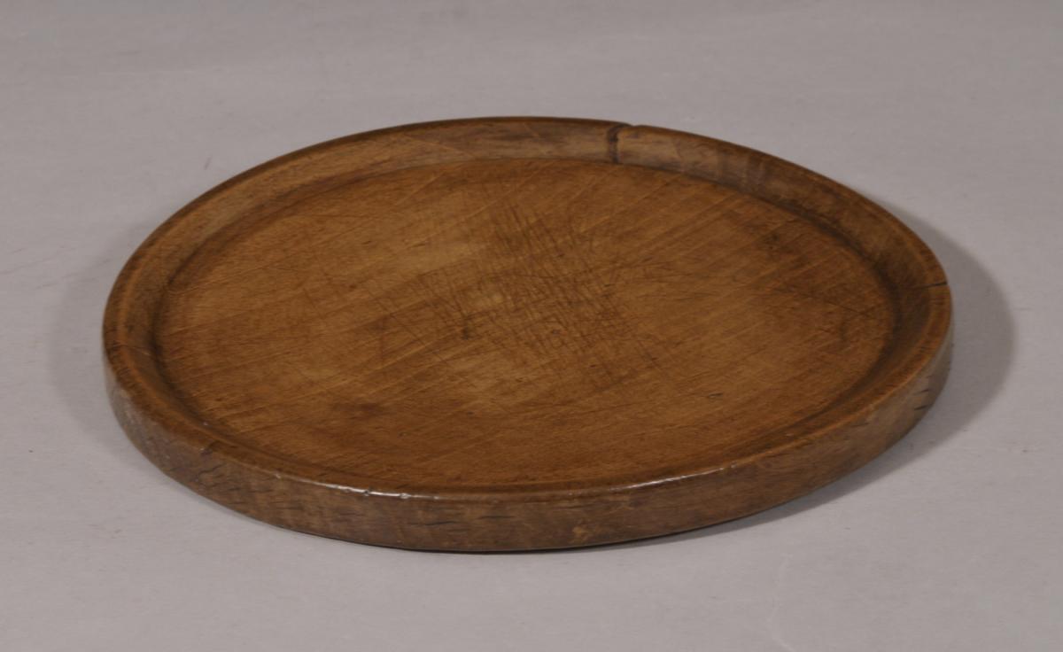 S/5790 Antique Treen Georgian Period Sycamore Circular Platter