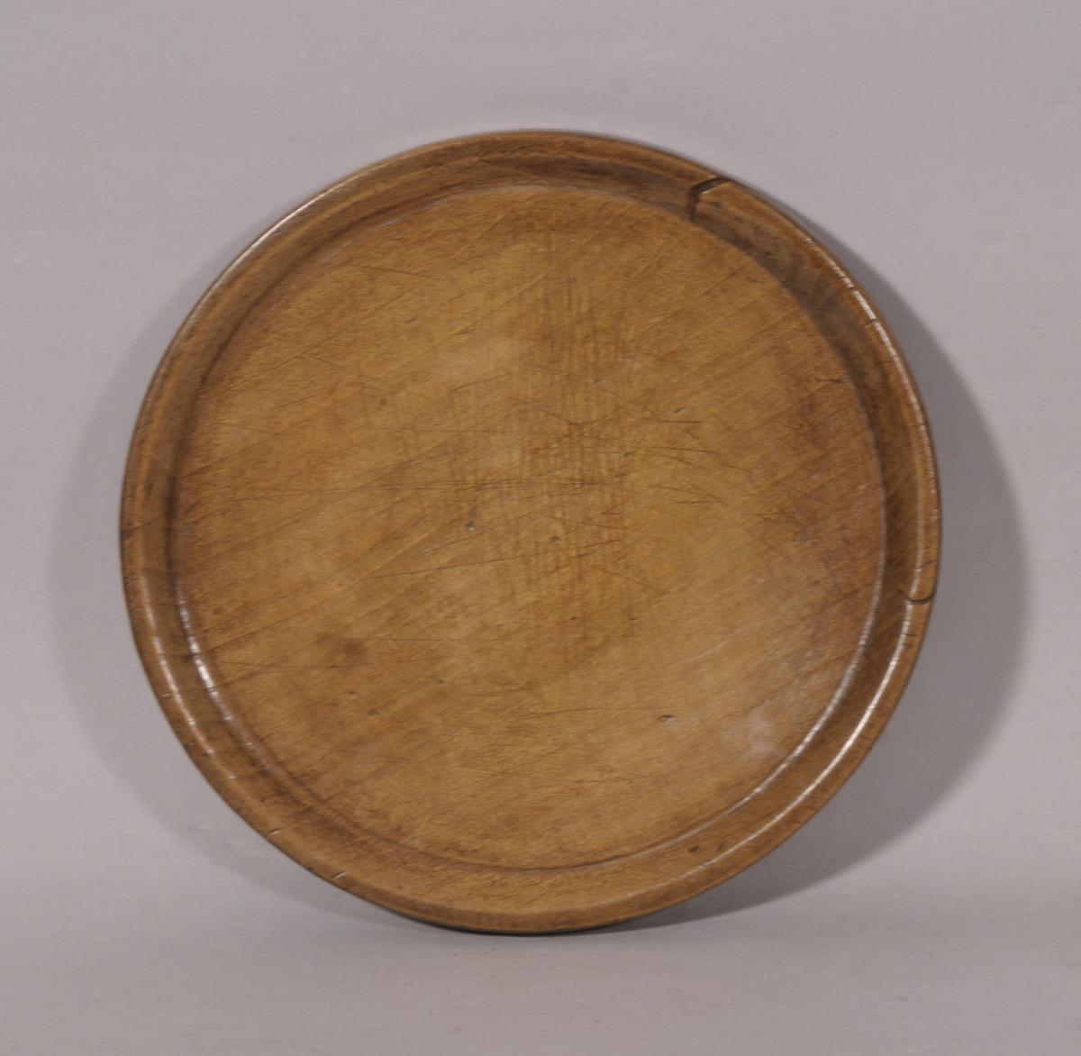 S/5790 Antique Treen Georgian Period Sycamore Circular Platter