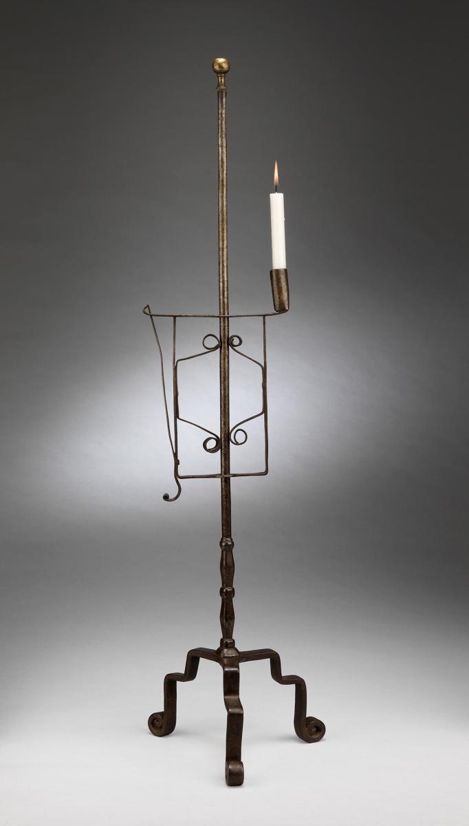 Scroll Decorated Adjustable Lighting Device
