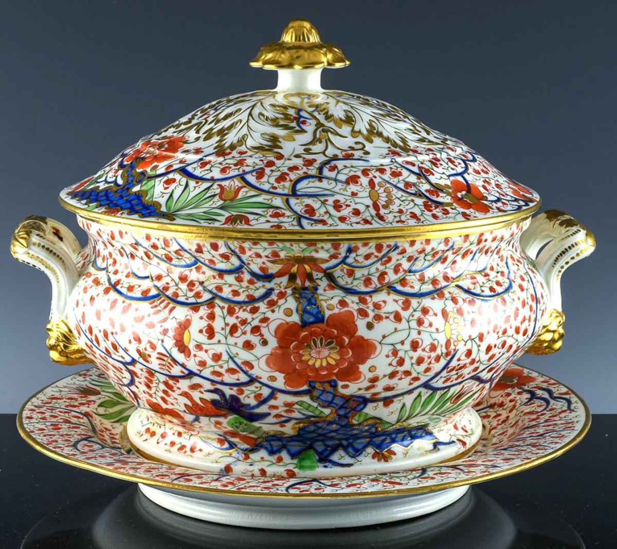 Chamberlain Worcester Porcelain Soup Tureen, Cover and Stand, Tree of Life Pattern, Circa 1818-22