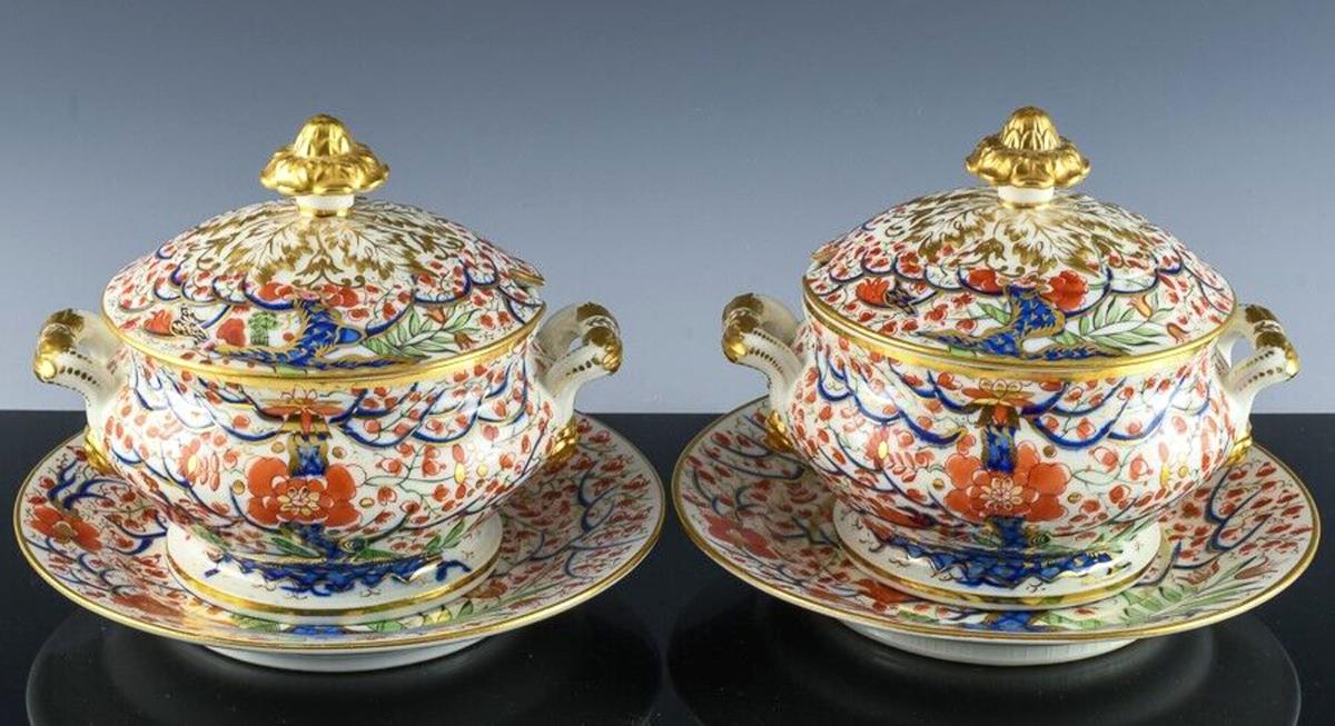 Chamberlain Worcester Porcelain Pair of Sauce Tureens, Covers and Stands, Tree of Life Pattern, Circa 1818-22