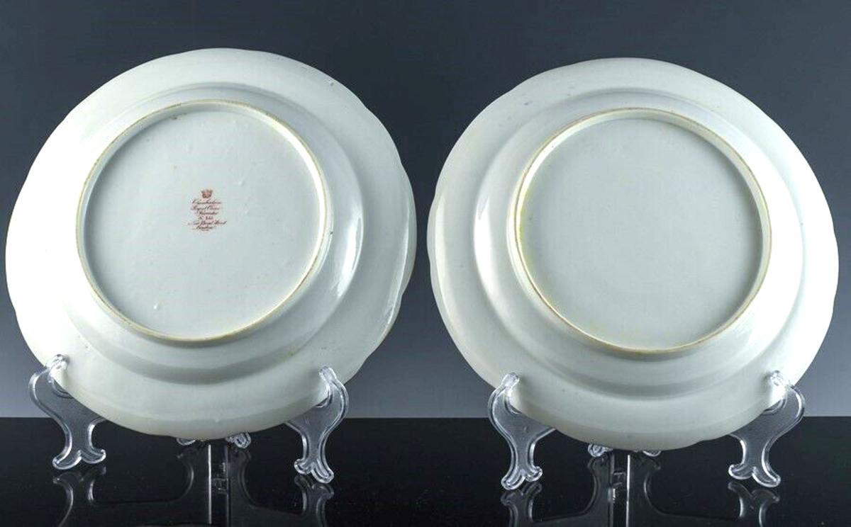 Chamberlain Worcester Porcelain Set of Twelve Dinner Plates
