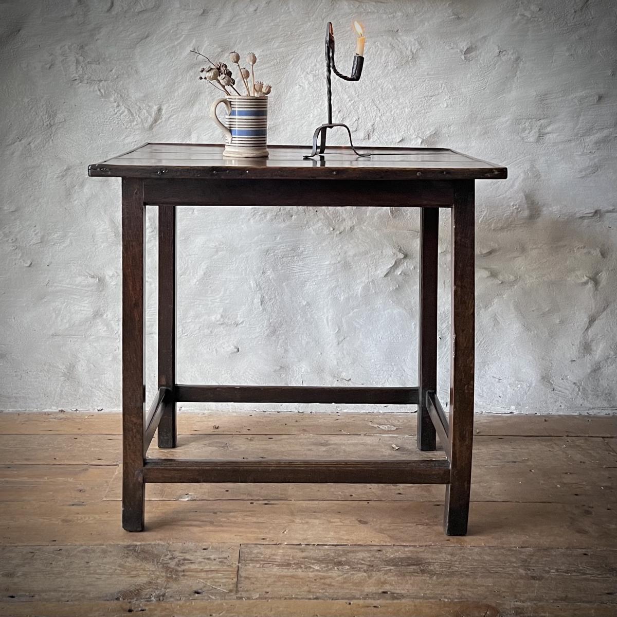 18th century Welsh oak centre table