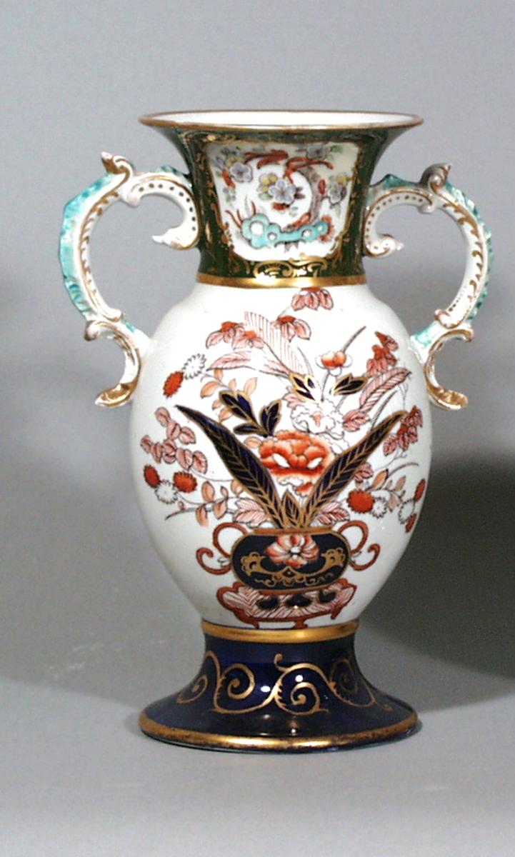Mason's Ironstone Japan-pattern Vases, Circa 1830-40
