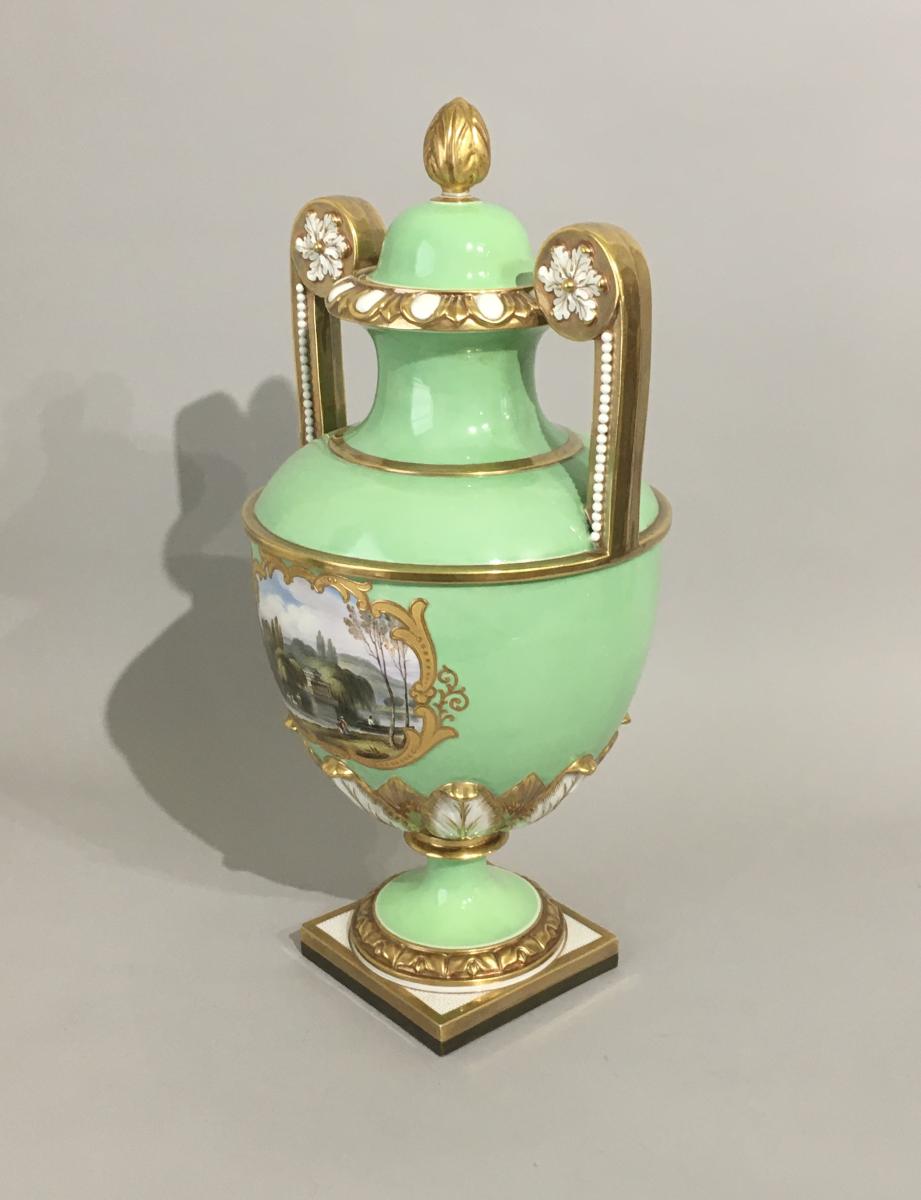 Flight Barr and Barr Worcester Vase, Circa 1820