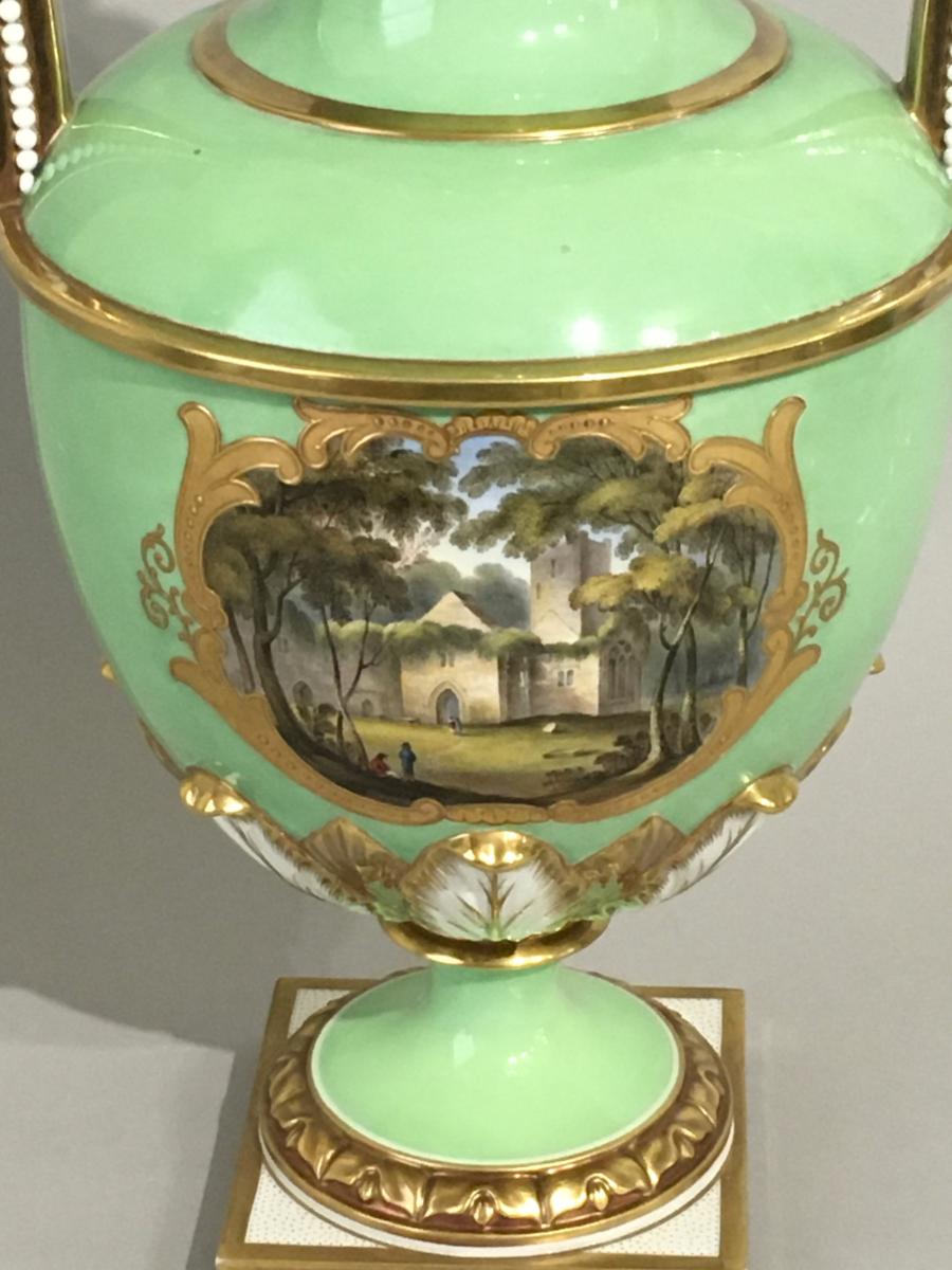 Flight Barr and Barr Worcester Vase, Circa 1820