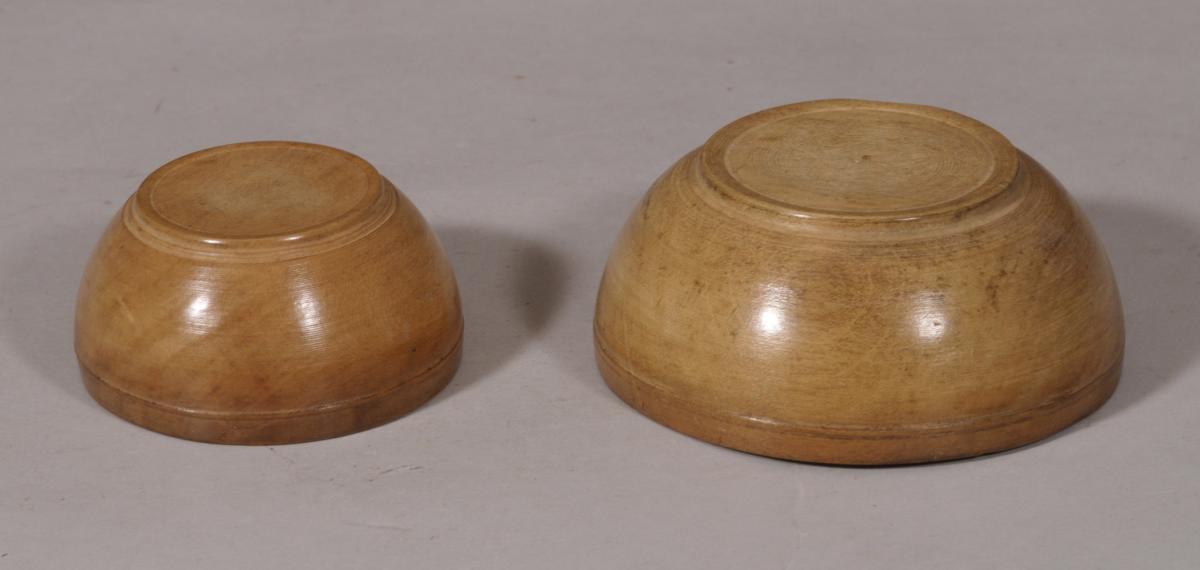 S/5874 Antique Treen 19th Century Pair of Graduated Sycamore Condiment Bowls