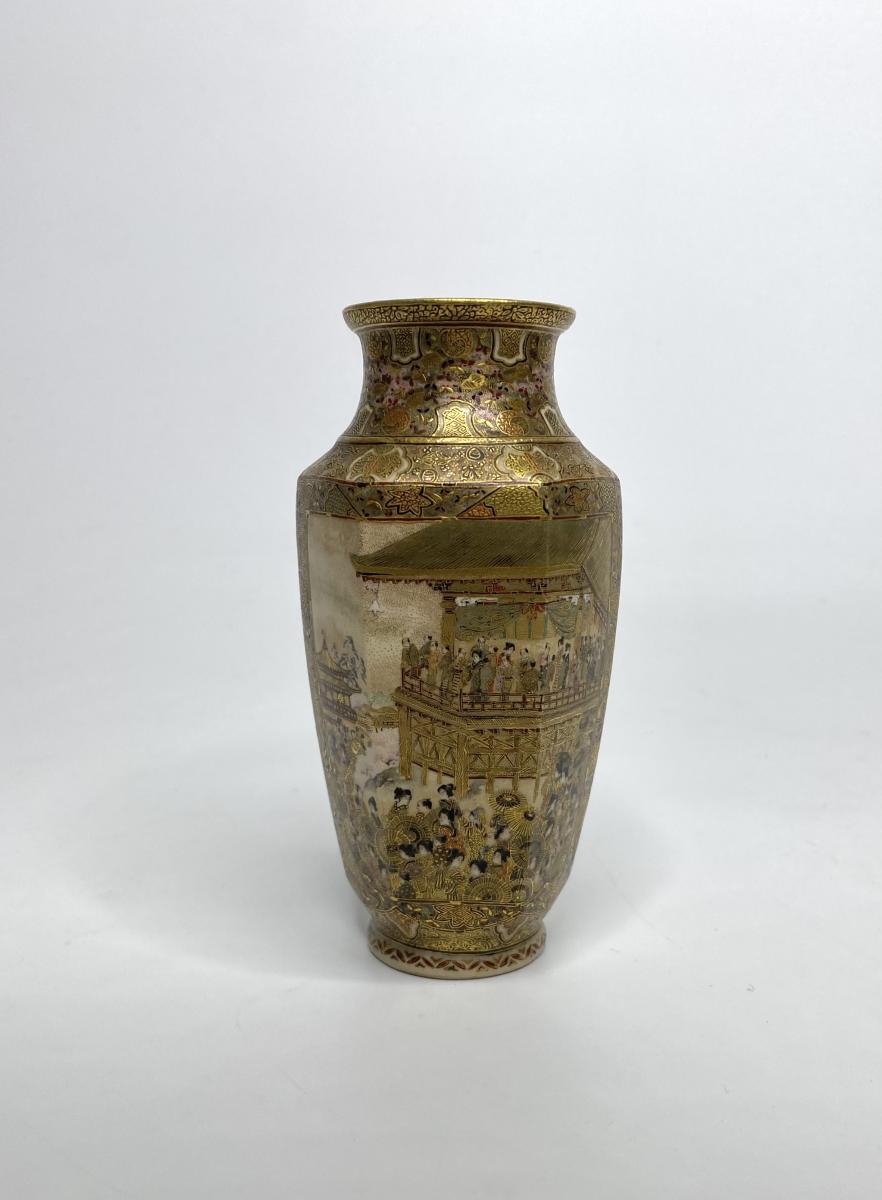 Satsuma pottery vase, Chikuzan, Meiji Period