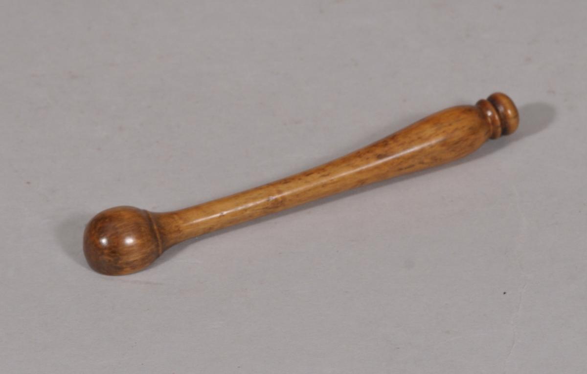 S/5912 Antique Treen Early 19th Century Apple Wood Snuff Spoon