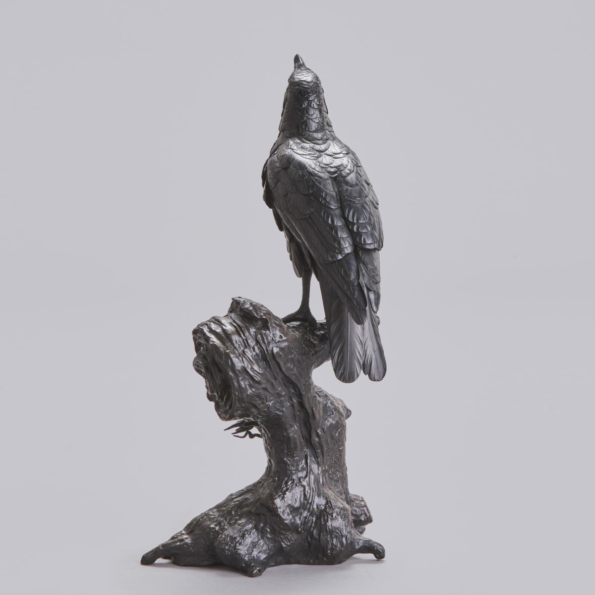 Japanese bronze crow perched on a gnarled tree trunk signed Mitani, Meiji Period