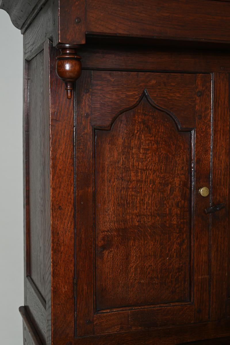 18th century Oak Cupboard