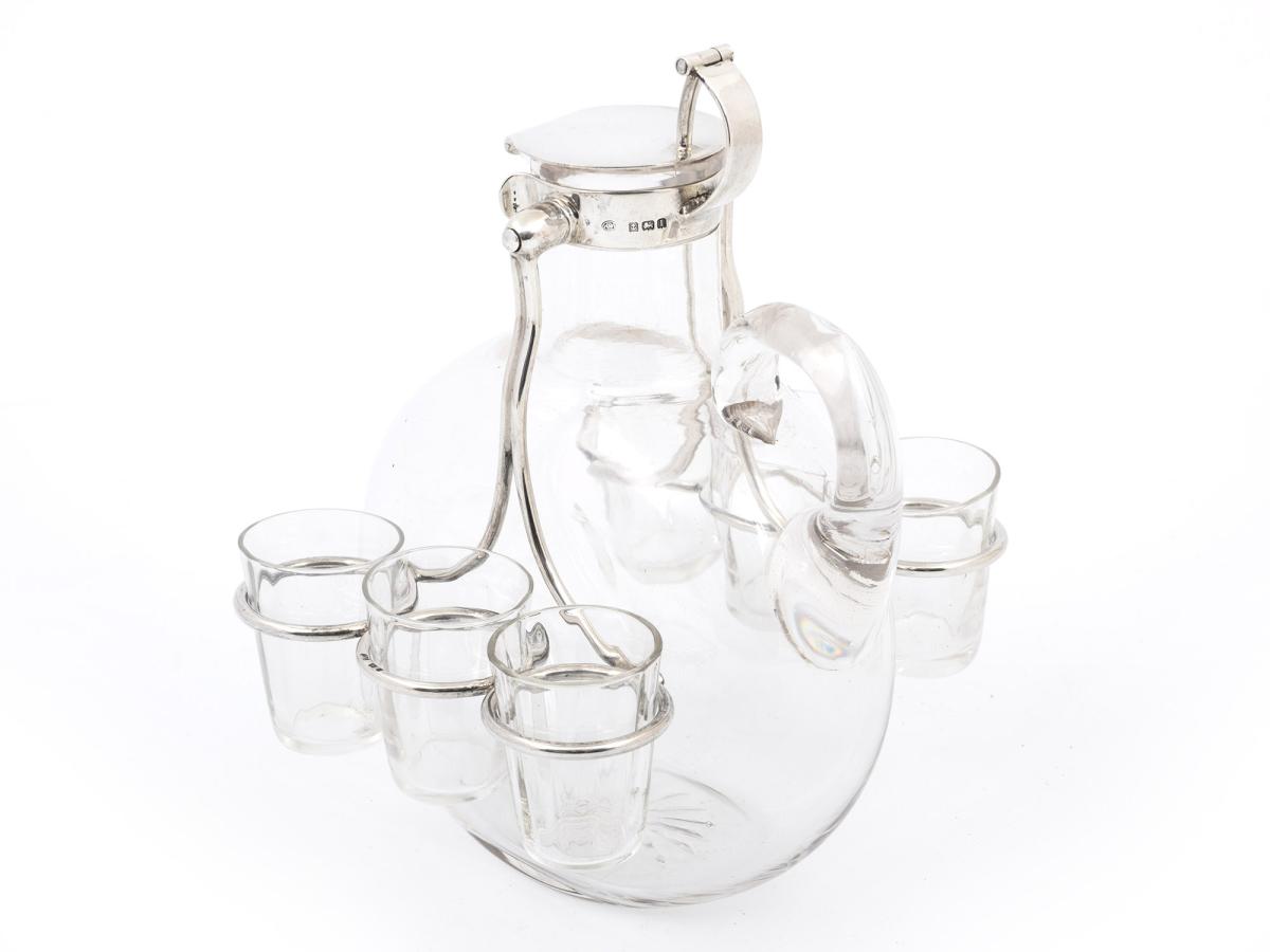 Rear overview of the Spirit Decanter Set