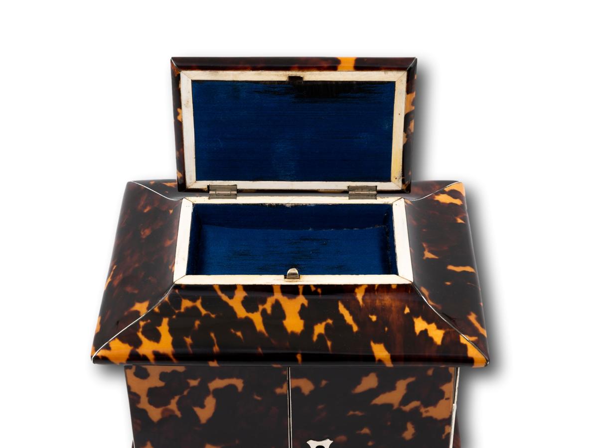 Overview of the small compartment in the lid of the Tortoiseshell Jewellery box