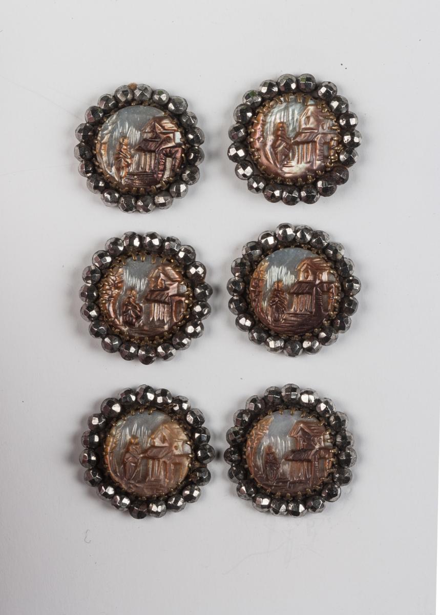 Cameo Carved Mother-o-Pearl Buttons
