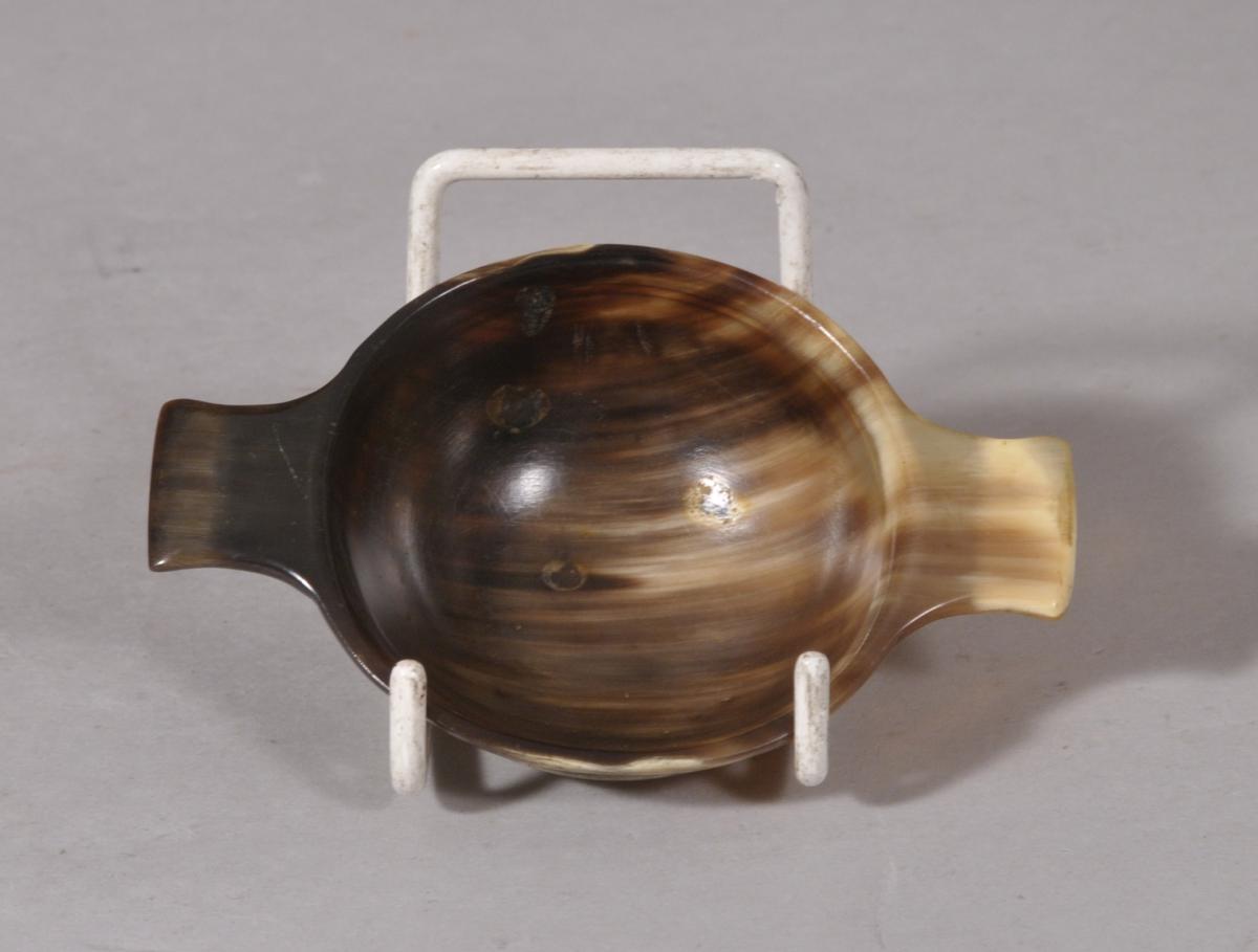 S/5950 Antique Early 19th Century Scottish Horn Quaich